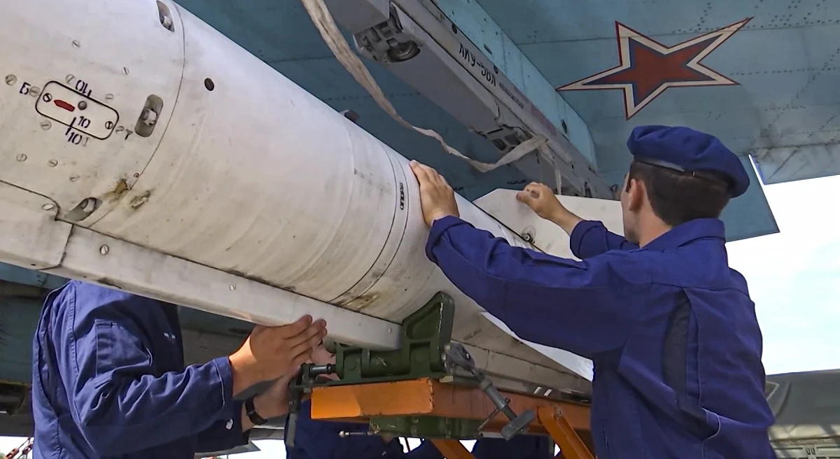 Jednostki rosyjskiego 217. pułku spadochronowo-desantowego zostaną przerzucone z Syrii na Ukrainę - poinformował Sztab Generalny Sił Zbrojnych Ukrainy. Może to być oznaka problemów Rosjan w zmobilizowaniu nowych sił do wojny w Ukrainie.
