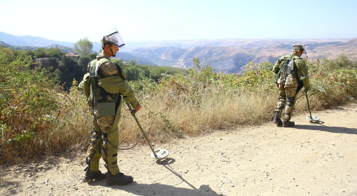 ​Armeńskie ministerstwo obrony poinformowało, że we wtorek wieczorem Azerbejdżan znowu złamał zawieszenie broni. Miało dojść do ponownego ostrzału.
