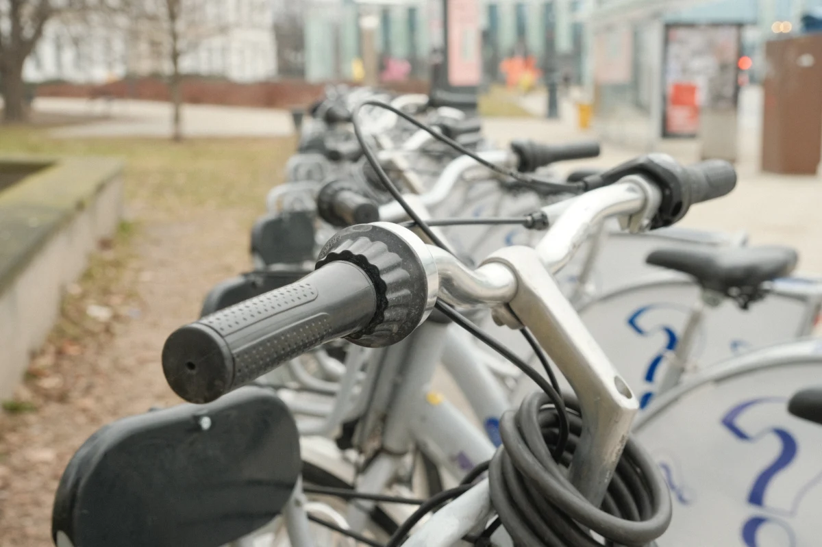 "Gwiazdy na kole" - to nazwa wydarzenia zaplanowanego w ramach Europejskiego Tygodnia Mobilności w Katowicach. Impreza rozpocznie się na katowickim rynku, z którego - w kierunku osiedla - Gwiazdy i z powrotem - wyruszy przejazd rowerowy. "Koło" to po śląsku "rower".