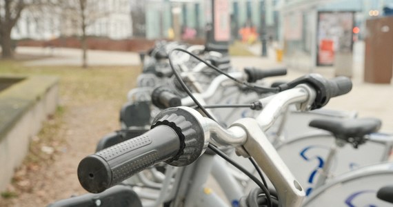 "Gwiazdy na kole" - to nazwa wydarzenia zaplanowanego w ramach Europejskiego Tygodnia Mobilności w Katowicach. Impreza rozpocznie się na katowickim rynku, z którego - w kierunku osiedla - Gwiazdy i z powrotem - wyruszy przejazd rowerowy. "Koło" to po śląsku "rower".