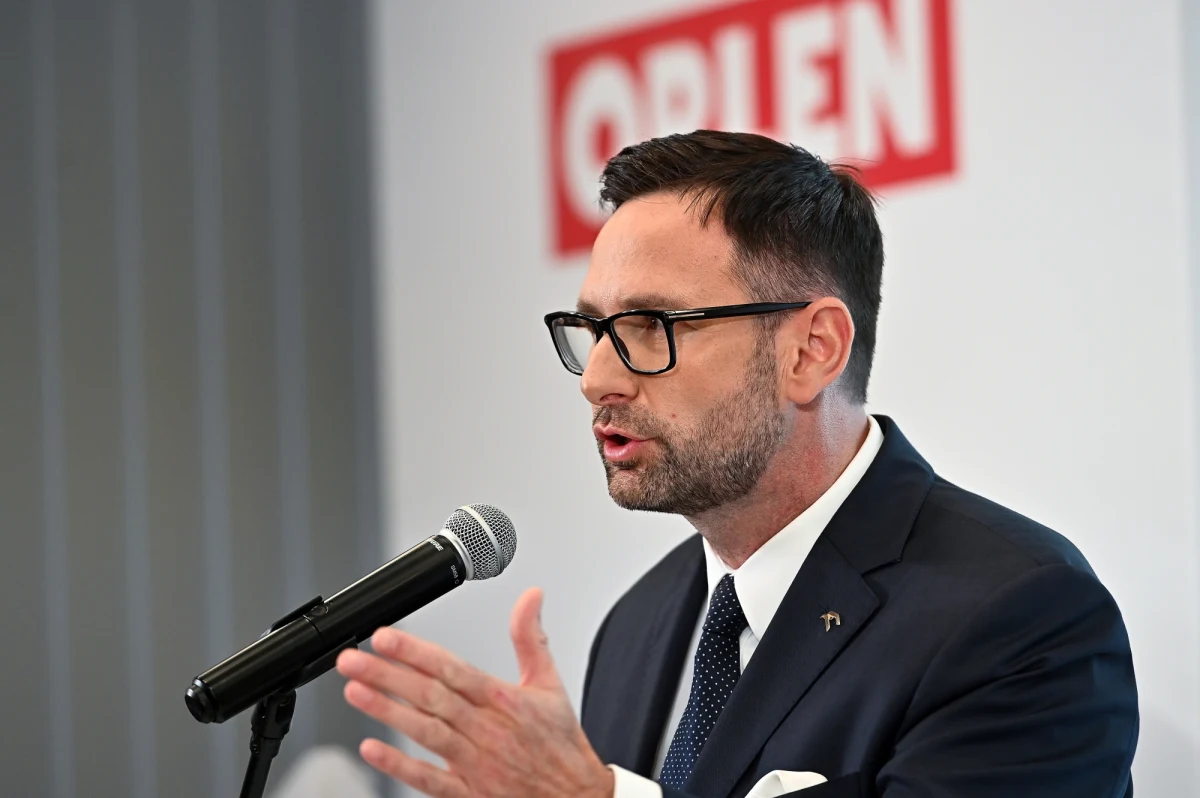 Najbliższa zima będzie ciężka dla Europy i dla Polski. Nie sądzę jednak, aby w polskich domach było zimno - powiedział Wirtualnej Polsce prezes PKN Orlen Daniel Obajtek. Ocenił, że wojna w Ukrainie przyspieszy transformację energetyczną.