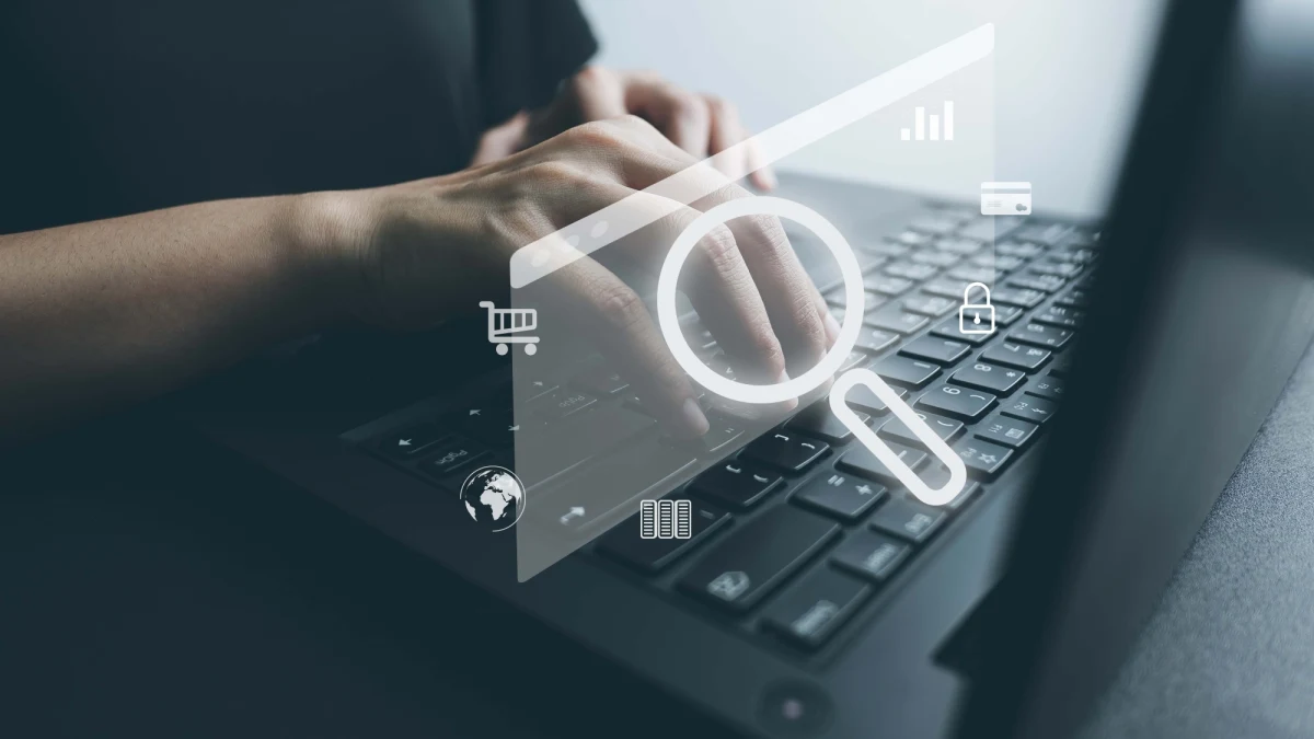 „Mobilizacja”, „jak opuścić Rosję” i „jak wydostać się z Rosji 2022” - to obecnie najpopularniejsze hasła wyszukiwane przez rosyjskich internautów w Google i lokalnej wyszukiwarce Yandex - informuje belgijski dziennik „De Standaard”. „Het Laatste Nieuws” pisze z kolei, że Rosjanie masowo kupują bilety lotnicze, mimo że po ogłoszeniu przez Kreml częściowej mobilizacji ich ceny mocno wzrosły.