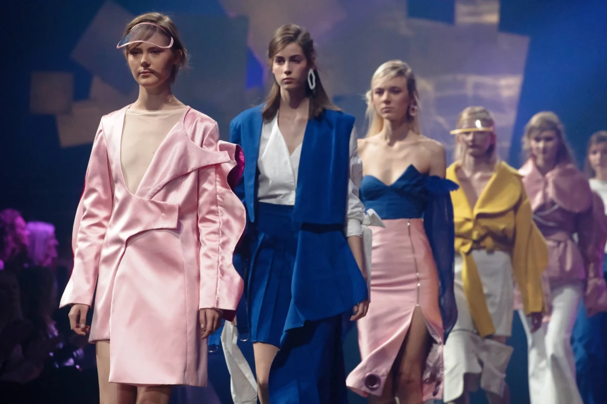 Akademia Sztuk Pięknych w Łodzi ogłosiła nabór do konkursu dla młodych projektantów mody Łódź Young Fashion. Nagroda Złotej Nitki wręczana jest od 30 lat i jest jednym z najważniejszych w Polsce wydarzeń w branży mody.