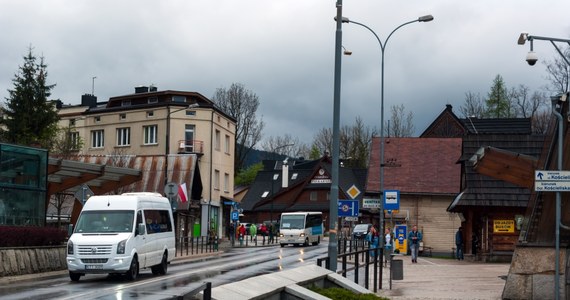 Na spore utrudnienia muszą się przygotować kierowcy i piesi w rejonie zakopiańskiego dworca kolejowego. Przez cały przyszły tydzień w rejonie ronda Armii Krajowej drogowcy będą układać ostatnią warstwę asfaltu. 