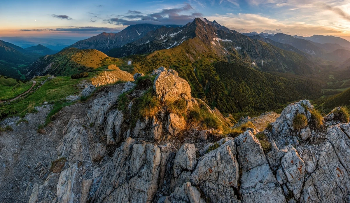 Dwoje Polaków zginęło w Tatrach Słowackich. Do tragedii doszło pod Staroleśnym Szczytem – ustalił reporter RMF FM Maciej Pałahicki.