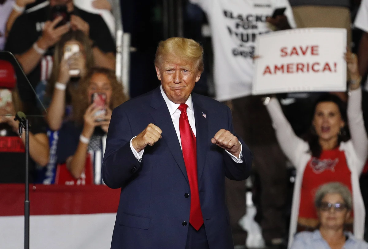 Prokurator generalna stanu Nowy Jork Letitia James oskarżyła byłego prezydenta USA Donalda Trumpa o systematyczne podawanie nieprawdziwych wycen swoich nieruchomości. Zarzuca mu czerpanie zysków z "oszałamiającego" oszustwa.