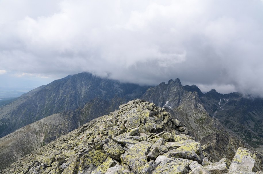 Tyle osób w czasie wakacji odwiedziło Tatry