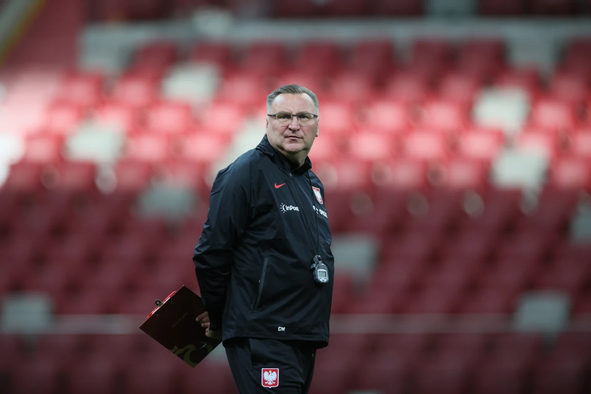 Piłkarska reprezentacja Polski dziś wieczorem na PGE Narodowym w Warszawie zagra z reprezentacją Holandii o kolejne punkty Ligi Narodów. To rywal dla naszej kadry bardzo wymagający. Poprzedni mecz w Rotterdamie zakończył się wynikiem 2:2. Tym razem o zwycięstwo znów będzie trudno. Do kadry wrócił bowiem m.in.: Virgil Van Dijk. „Jest to drużyna z olbrzymią jakością i z wieloma świetnymi zawodnikami na każdej pozycji” – zaznacza obrońca naszej reprezentacji Kamil Glik. Po raz ostatni Polacy pokonali Holendrów w 1979 roku.