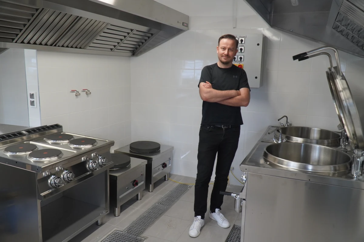 Nadchodzi kulinarna rewolucja w szpitalu w Bolesławcu na Dolnym Śląsku. Powstała tam kuchnia za 1,5 mln zł. Zatrudniono też szefa kuchni z Francji. Skąd takie zmiany?