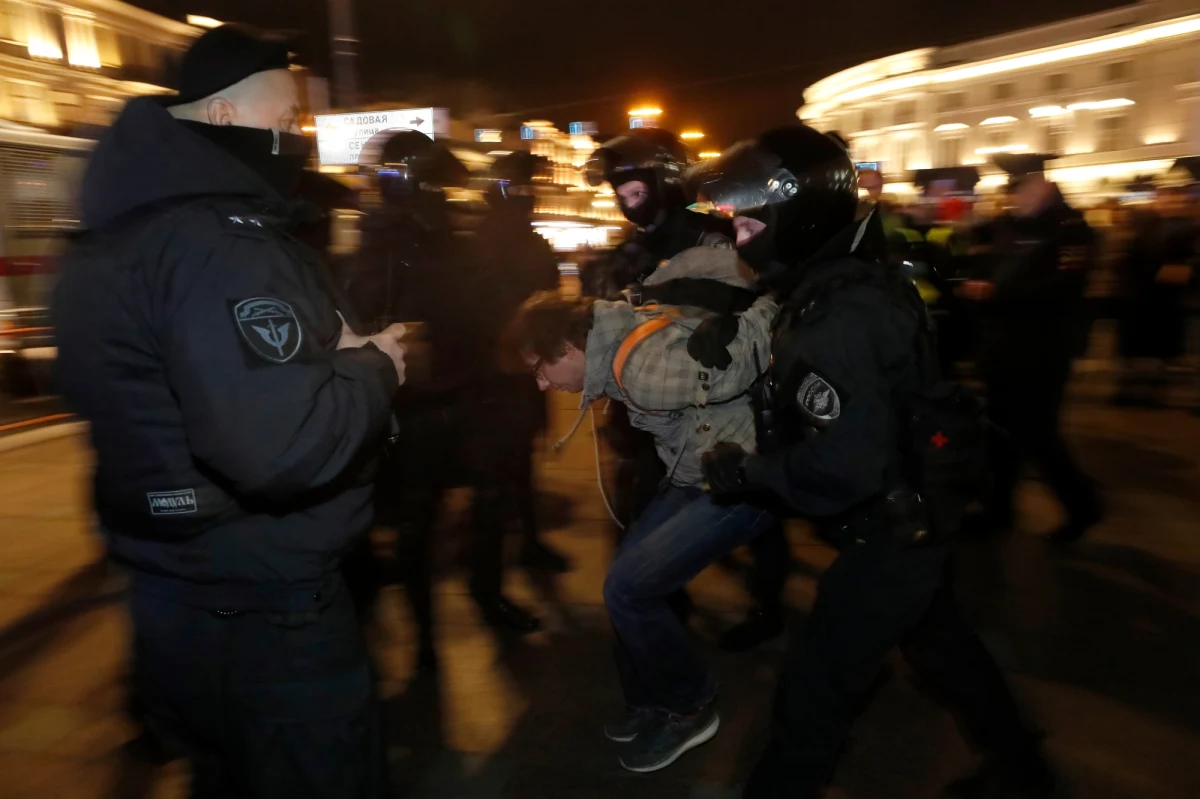 Od początku rosyjskiej inwazji na Ukrainę w Rosji odnotowano ponad 20 prób podpalenia wojskowych urzędów rekrutacyjnych – informuje "Kyiv Post". Tylko ostatniej nocy płonęły trzy komendy uzupełnień - dodaje portal "Mediazona".