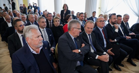 Gdyby KO, Polska 2050 i Lewica wystartowały z jedną listą, mogłyby liczyć na 50,4 proc. poparcia. Z kolei na Zjednoczoną Prawicę zagłosowałoby 34,6 proc. obywateli - wynika z sondażu przeprowadzonego przez Instytut Badań Pollster na zlecenie "Super Expressu".