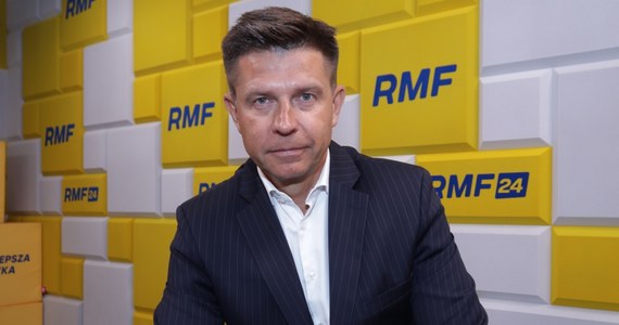 Na razie się nie wybieram do Sejmu - mówił w Porannej rozmowie w RMF FM były lider Nowoczesnej Ryszard Petru. Podkreślił, że niczego jednak wykluczyć nie może.