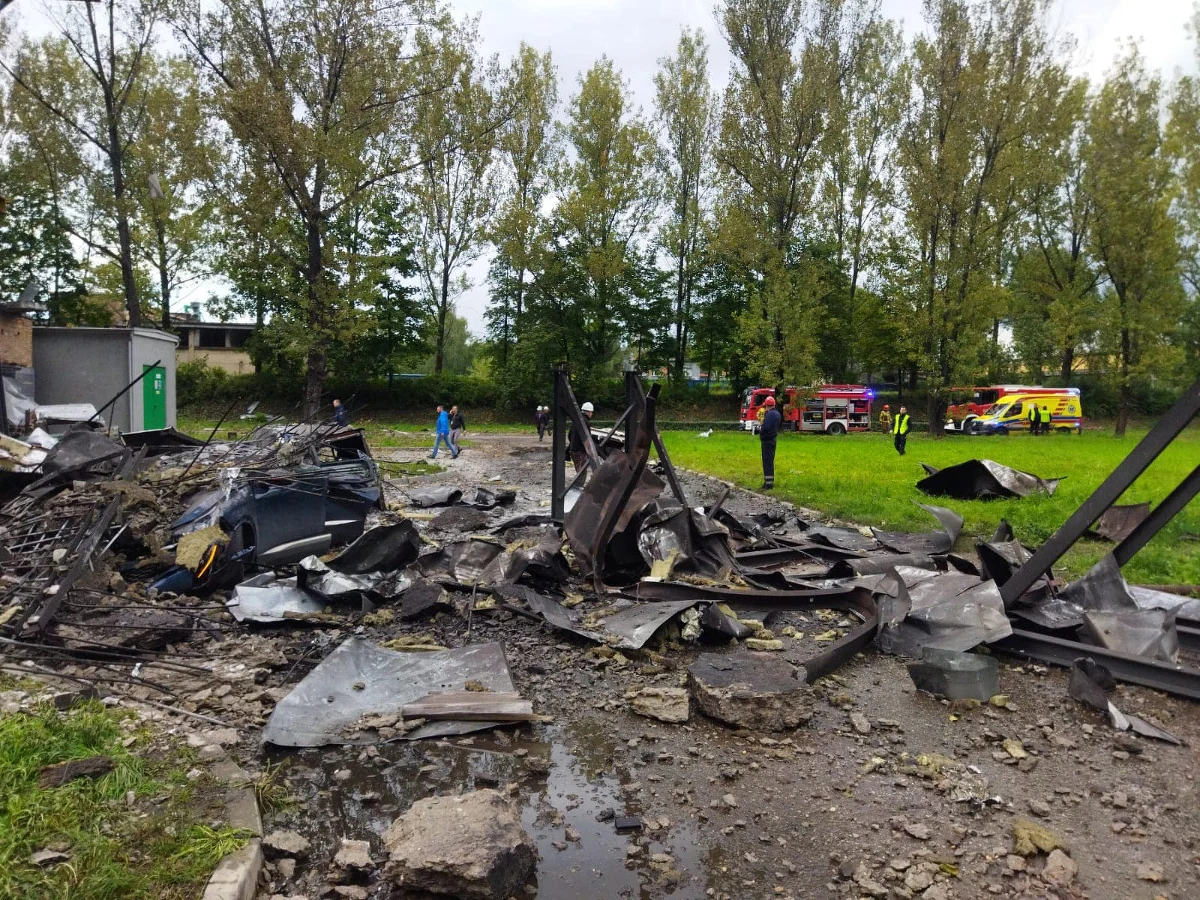 Cztery osoby ranne po wczorajszym wybuchu w koksowni "Przyjaźń" w Dąbrowie Górniczej leżą w Centrum Leczenia Oparzeń w Siemianowicach Śląskich. Łącznie poszkodowanych zostało 6 osób. Dwie z nich trafiły do innych placówek. W sprawie wybuchu śledztwo wszczęła Prokuratura Okręgowa w Sosnowcu.