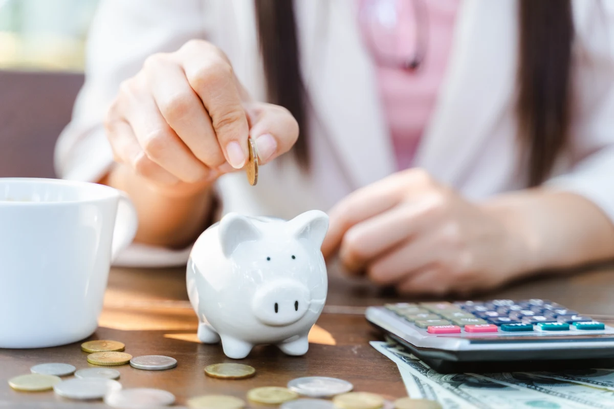 W sierpniu br., w porównaniu do sierpnia 2021 r. o 68,8 proc. spadła liczba udzielonych kredytów mieszkaniowych, a gotówkowych o 4,3 proc. - poinformowało Biuro Informacji Kredytowej. Dodano, że banki i SKOK-i udzieliły więcej kredytów ratalnych i limitów na kartach kredytowych.