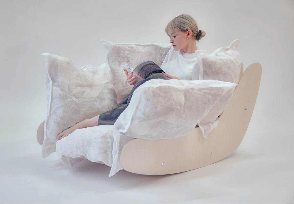 Blisko 40 wydarzeń: wystawy, warsztaty, projekcje filmowe, wykłady i dyskusje znalazły się w programie Poznań Design Festiwal. Tegoroczne hasło przewodnie festiwalu ma skłonić do refleksji nad przejawami dobrostanu w architekturze, w przestrzeniach wspólnych i prywatnych, a także w kontakcie z przedmiotami codziennego użytku.
