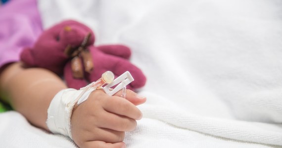 ​Lekarze z Instytutu Centrum Zdrowia Matki Polki w Łodzi uratowali dziewczynkę, która urodziła się z olbrzymim, bo ważącym ponad 3 kg guzem krzyżowo-ogonowym. Dziecko bezpiecznie przyszło na świat, przeszło operację usunięcia guza i niedługo wyjdzie ze szpitala.