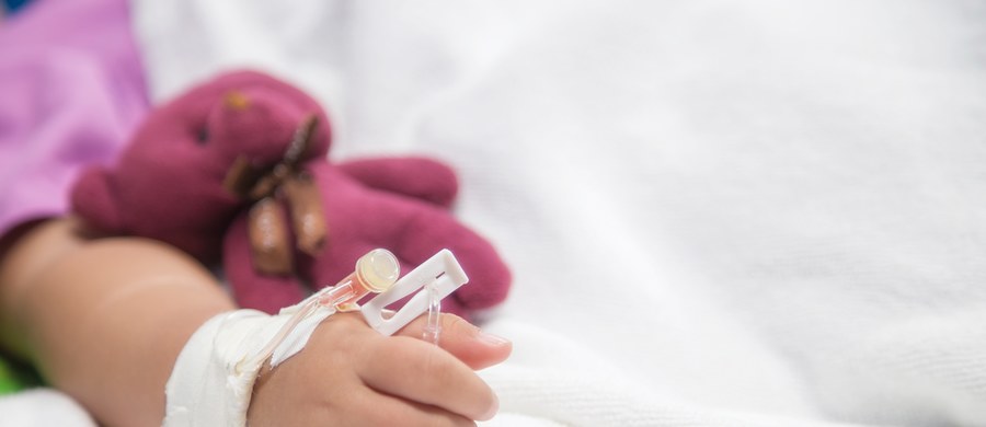 ​Lekarze z Instytutu Centrum Zdrowia Matki Polki w Łodzi uratowali dziewczynkę, która urodziła się z olbrzymim, bo ważącym ponad 3 kg guzem krzyżowo-ogonowym. Dziecko bezpiecznie przyszło na świat, przeszło operację usunięcia guza i niedługo wyjdzie ze szpitala.