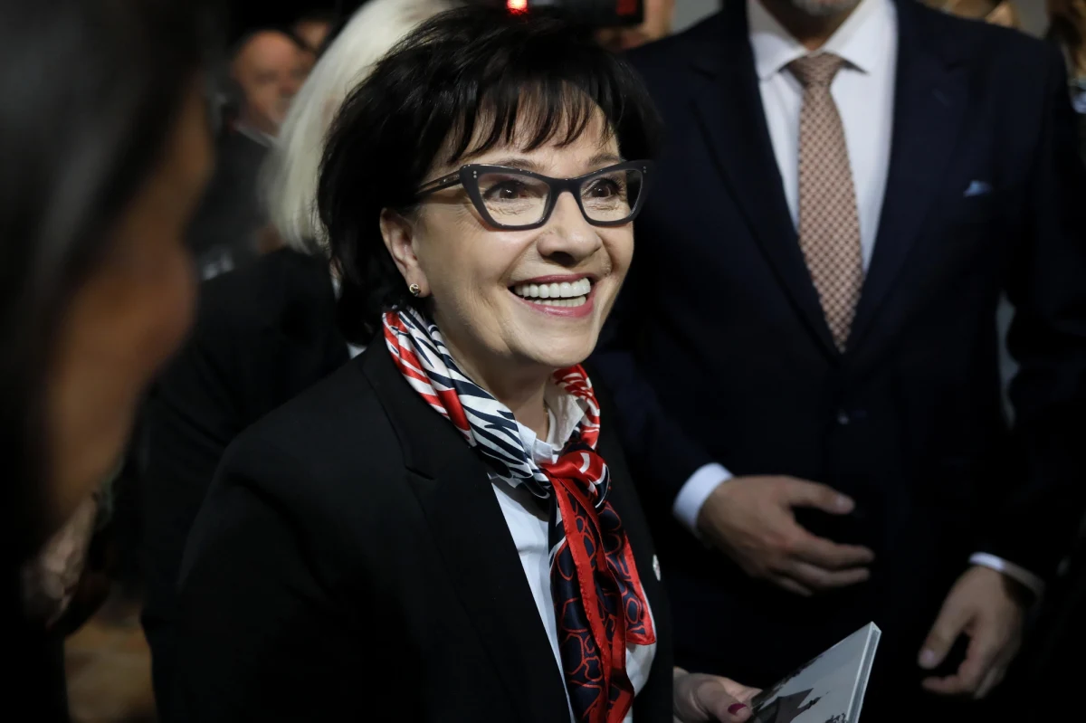 Napięcie w kierownictwie Prawa i Sprawiedliwości osiągnęło apogeum. Nie dość, że podczas wczorajszego posiedzenia Prezydium Komitetu Politycznego partii doszło do bezpośredniej konfrontacji Jacka Sasina z Mateuszem Morawieckim, to na dodatek władze partii zaproponowały stanowisko szefowej rządu Beacie Szydło. Była premier miała odrzucić propozycję – dowiedział się nieoficjalnie reporter RMF FM. Szydło nie była jednak jedyną osobą, którą wzięto pod uwagę na stanowisko premiera. Jest nią również obecna marszałek Sejmu – Elżbieta Witek.