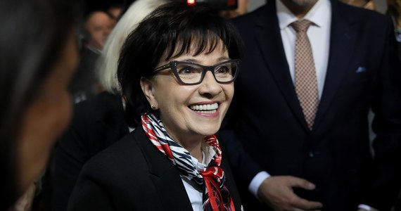 Napięcie w kierownictwie Prawa i Sprawiedliwości osiągnęło apogeum. Nie dość, że podczas wczorajszego posiedzenia Prezydium Komitetu Politycznego partii doszło do bezpośredniej konfrontacji Jacka Sasina z Mateuszem Morawieckim, to na dodatek władze partii zaproponowały stanowisko szefowej rządu Beacie Szydło. Była premier miała odrzucić propozycję – dowiedział się nieoficjalnie reporter RMF FM. Szydło nie była jednak jedyną osobą, którą wzięto pod uwagę na stanowisko premiera. Jest nią również obecna marszałek Sejmu – Elżbieta Witek.