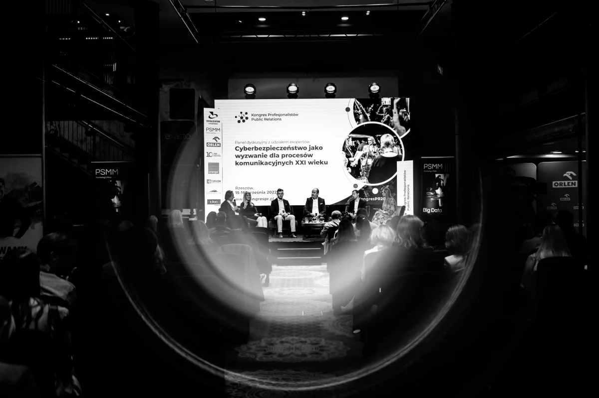 W Rzeszowie – najbezpieczniejszym miejscu na świecie, jak mówili o stolicy Podkarpacia organizatorzy Kongresu - spotkali się specjaliści branży public relations z całego kraju. Podczas konferencji, która miała miejsce 15 i 16 września, poruszone zostały takie zagadnienia jak dezinformacja i cyberbezpieczeństwo. Eksperci dyskutowali także o narzędziach wspomagających reagowanie w sytuacji kryzysu wizerunkowego oraz o cyberatakach, które dla firm stanowią poważne zagrożenie w dobie cyfryzacji. 