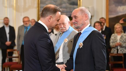 Prezydent odznaczył Orderami Orła Białego działaczy KOR, w tym Antoniego Macierewicza