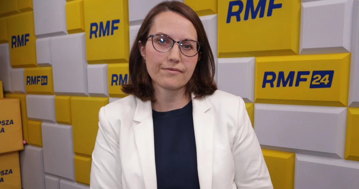 "Liczymy na to, że środki z KPO do Polski trafią, bo Polska zrealizowała oczekiwania Komisji Europejskiej i na poziomie dyskusji eksperckiej cały czas te uzgodnienia trwają" - mówiła w rozmowie z Krzysztofem Ziemcem w RMF FM minister finansów Magdalena Rzeczkowska. Podkreśliła, że środki z Krajowego Planu Odbudowy to "bardzo ważne pieniądze", bo dotyczą inwestycji w energetykę i digitalizację. "Te projekty są już realizowane, prefinansowane z Polskiego Funduszu Rozwoju, ze środków, które pochodzą jako zwrot z pomocy tarczowej" - mówiła.