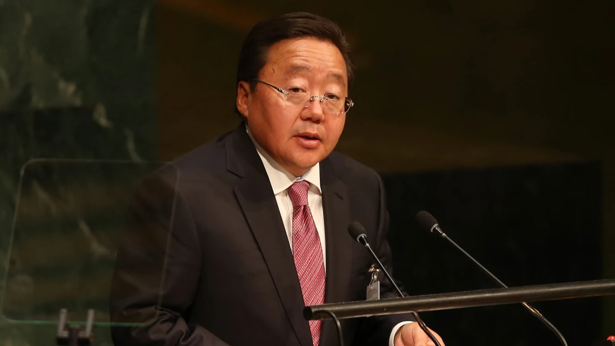 Były prezydent Mongolii Cachiagijn Elbegdordż oskarżył Rosję, że traktuje ona swe mniejszości etniczne - Buriatów, Tuwińczyków i Kałmuków - jako "mięso armatnie". Wezwał obywateli Rosji tych narodowości, by nie brali udziału w inwazji na Ukrainę i uciekli do Mongolii. 