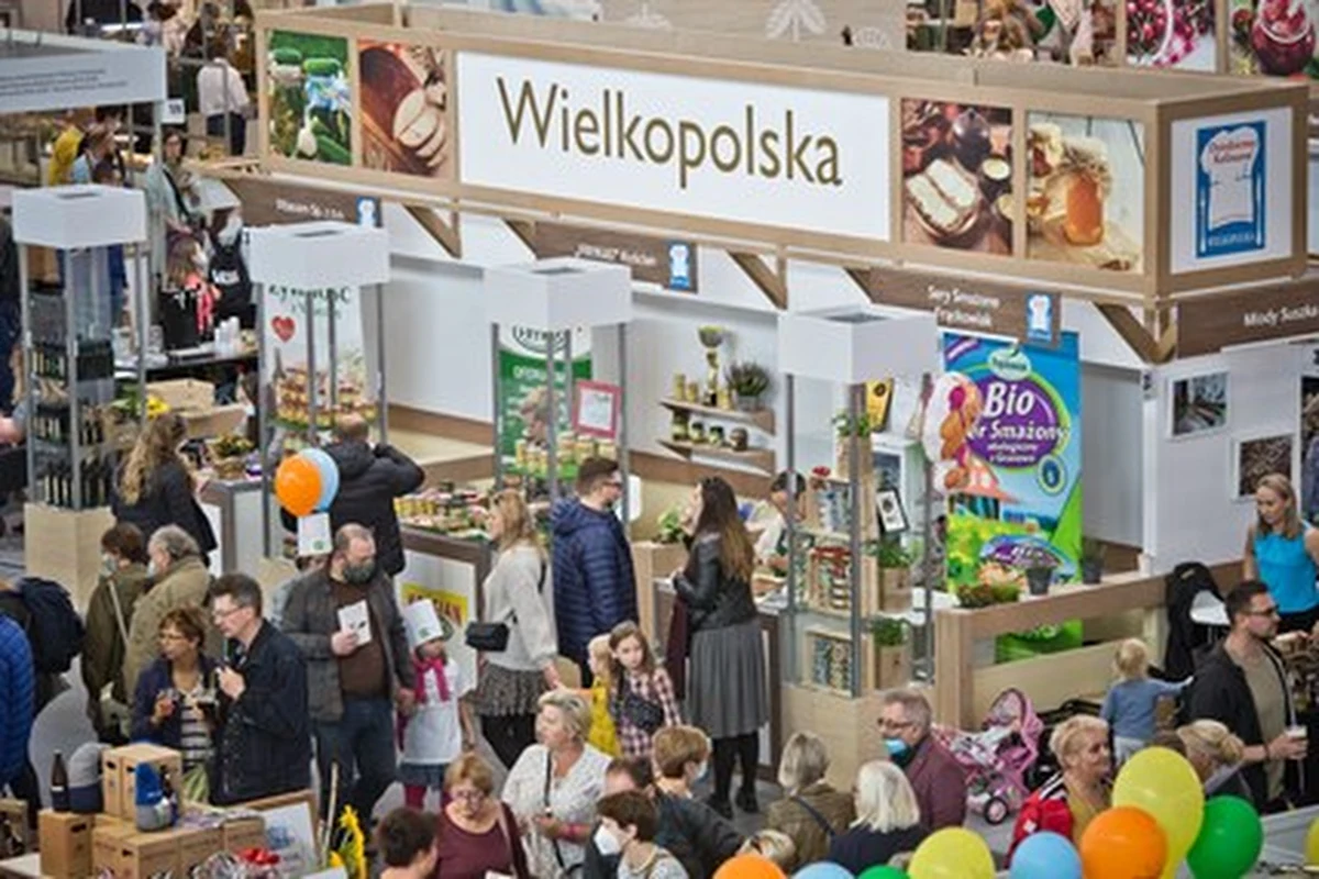 Do poniedziałku ponad 180 wystawców z całego kraju bierze udział w targach Smaki Regionów w Poznaniu. Na stoiskach można znaleźć sery, słodycze czy nabiał. 
Wstęp na wydarzenie, organizowane na terenie Międzynarodowych Targów Poznańskich jest bezpłatny.