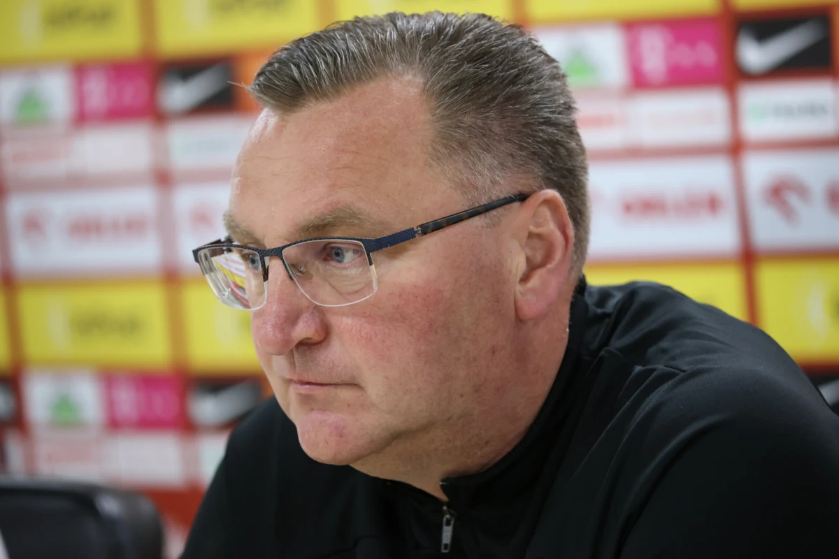 W niedzielę polscy piłkarze zagrają na wyjeździe z Walią w ostatniej kolejce Ligi Narodów. Stawką spotkania jest pozostanie w najwyższej dywizji i trener Czesław Michniewicz jest jej świadomy. Podkreślił jednak, że każdy mecz jest ważny.