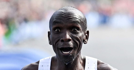 Kenijczyk Eliud Kipchoge pobił rekord świata w maratonie, uzyskując w Berlinie czas 2:01.09. Dwukrotny mistrz olimpijski w tej konkurencji poprawił o 30 sekund własny wynik, osiągnięty 16 września 2018 roku również w stolicy Niemiec.
