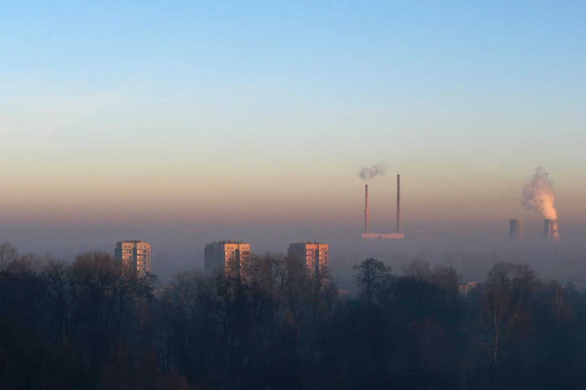 Radni sejmiku będą dziś dyskutować o uchwale antysmogowej dla Małopolski. Chodzi o przesunięcie o rok momentu, w którym wejdzie ona w życie.