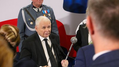 Sondaż: PiS zyskuje, tracą Polska 2050 i Lewica