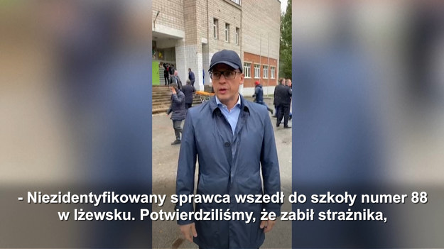 W poniedziałek rano doszło do strzelaniny w szkole nr 88 w mieście Iżewsk (Republika Udmurcka) przy ul. Puszkina. - Niezidentyfikowany sprawca wszedł do szkoły, zabił ochroniarza. Są ofiary wśród dzieci i ranni - powiedział gubernator Udmurcji Aleksandr Breczałow, który jest obecny przed szkołą.