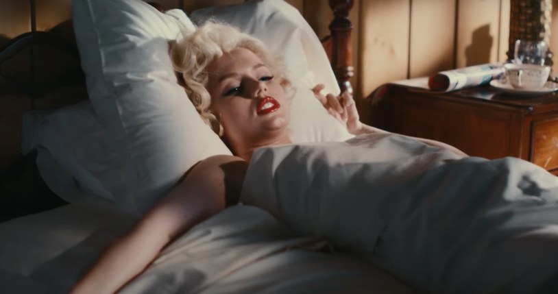 28 września na Netfliksie zadebiutuje wyreżyserowany przez Andrew Dominika film "Blondynka" opowiadający o Marilyn Monroe. To pierwsza w historii tej platformy produkcja, która dostała kategorię wiekową NC-17. Powodem są erotyczne sceny, jakie znalazły się w filmie.