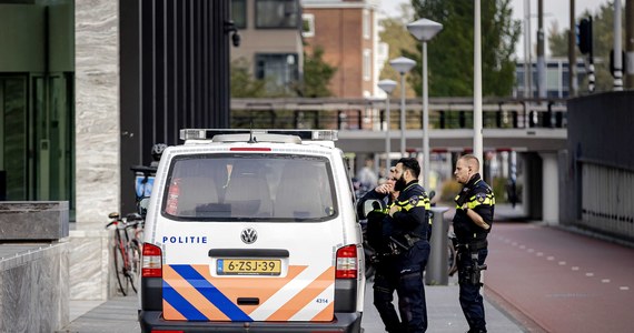 ​W Polsce aresztowano 30-letniego mężczyznę podejrzewanego o udział w zabójstwie holenderskiego dziennikarza śledczego Petera R. de Vriesa w 2021 r. - poinformowała w poniedziałek niderlandzka prokuratura. W sprawie oskarżono już dwóch innych Polaków.