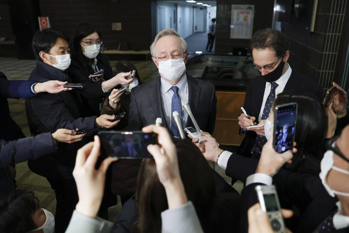 Ambasador Rosji w Japonii Michaił Gałuzin został wezwany do MSZ, gdzie wręczono mu ostry protest w związku z zatrzymaniem 26 września we Władywostoku japońskiego konsula - poinformowała we wtorek agencja Kyodo powołując się na szefa resortu Esimasu Haiasi.