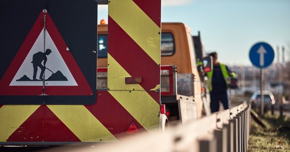 Wiadukt łączący Brzeźno z Nowym Portem od jutra będzie zamknięty dla samochodów. Obiekt przejdzie modernizację. Kierowcy na tę drogę nie będą mogli wjechać co najmniej do początku listopada, natomiast sam remont zakończyć się ma na początku przyszłego roku.

 