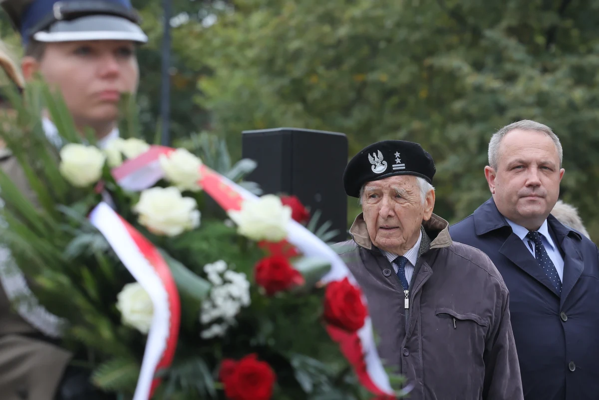 "Polskie Państwo Podziemne było wyrazem sprzeciwu wobec obu okupacji. Struktury Polskiego Państwa Podziemnego były wyjątkowe, nie tylko w skali europejskiej, ale w skali światowej. Tak zorganizowanych struktur podziemnych w kraju okupowanym nie było nigdzie poza Polską" – mówił w Dniu Polskiego Państwa Podziemnego na antenie Radia RMF24 dr Rafał Leśkiewicz, historyk, rzecznik Instytutu Pamięci Narodowej. Rozmawiał z nim Bogdan Zalewski.