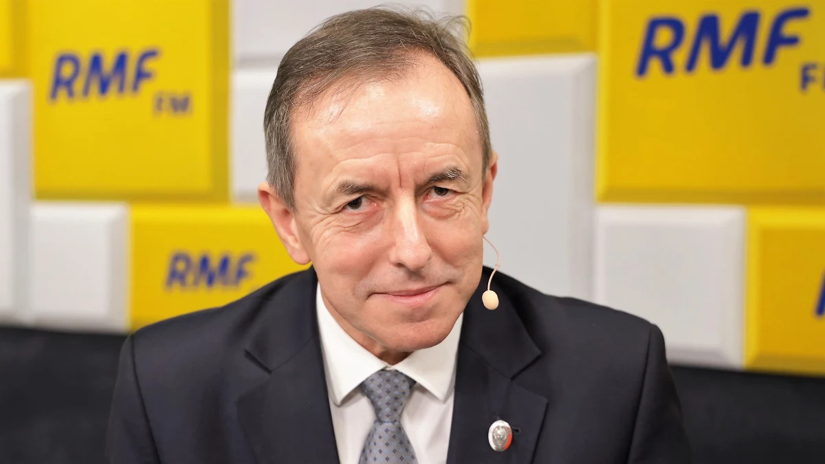 „Do tej pory w Zjednoczonej Prawicy trwa walka pod dywanem, ale widać, że ten dywan okazuje się za mały i te walki frakcyjne – bardzo brutalne, bardzo ostre, bardzo upublicznianie - wychodzą już na zewnątrz (…). To są wszystko spekulacje, ale sądzę, że wymiana premiera jest planowana raczej po ciężkiej zimie, kiedy ludzie będą naprawdę zniechęceni do PiS-u i wtedy, żeby poprawić notowania, trzeba kogoś poświęcić jako kozła ofiarnego” – w ten sposób Tomasz Grodzki komentował w Popołudniowej rozmowie w RMF FM doniesienia o tym, że prawdopodobnie w piątek dojdzie do rozstrzygającej konfrontacji premiera z partyjnymi przeciwnikami. Według nieoficjalnych informacji reportera RMF FM Rocha Kowalskiego, właśnie wtedy ma się zebrać Komitet Polityczny PiS. 