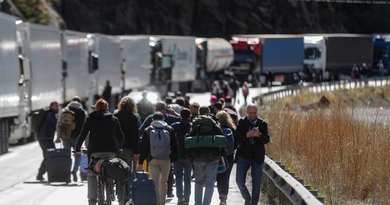 Europejska Agencja Straży Granicznej i Przybrzeżnej podała informacje dotyczące przekraczania granic lądowych UE przez Rosjan. Wynika z nich, że od początku rosyjskiej inwazji na Ukrainę do Unii wjechało ponad 1,3 mln obywateli Rosji. W ostatnim tygodniu liczba Rosjan wjeżdżających do UE wzrosła o 30 procent.