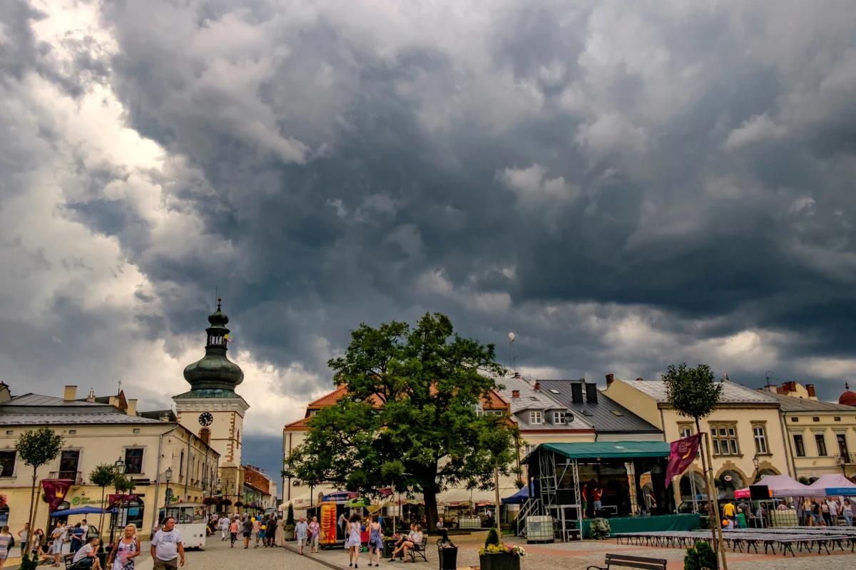 Krosno oraz pobliskie okolice miasta są tematem wystawy ukraińskiego malarza Valerii Franczuka. Obrazy jego autorstwa można obejrzeć w miejscowym Muzeum Podkarpackim.