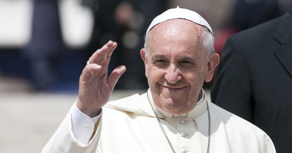 Papież Franciszek odwiedzi Bahrajn (azjatycki kraj położony w rejonie Zatoki Perskiej) w dniach od 3 do 6 listopada - ogłosił Watykan. Papieska podróż ma związek z odbywającym się tam forum dialogu.