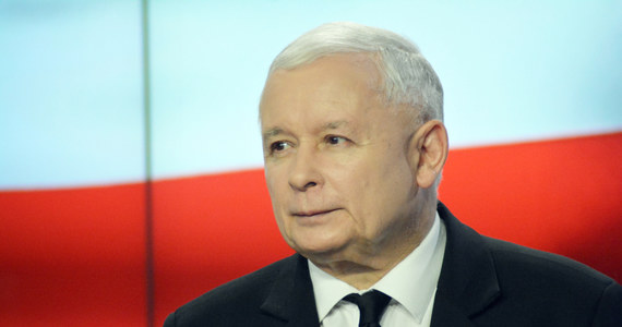 ​Komisja Etyki Poselskiej ukarała naganą prezesa Prawa i Sprawiedliwości Jarosława Kaczyńskiego za słowa na temat osób transpłciowych, które wypowiedział podczas wystąpienia we Włocławku pod koniec czerwca. Wnioski o ukaranie polityka złożyły posłanki Lewicy.