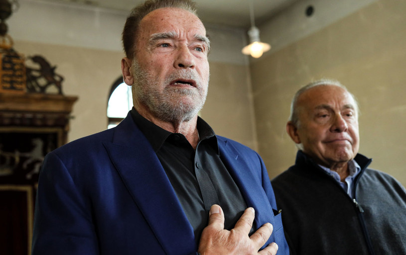 - Nikt nie zasługuje na to, by być ofiarą dyskryminacji i nienawiści - powiedział popularny aktor i były gubernator stanu Kalifornia Arnold Schwarzenegger, który w środę po południu odwiedził oświęcimskie Centrum Żydowskie. Wcześniej zwiedził były obóz Auschwitz.