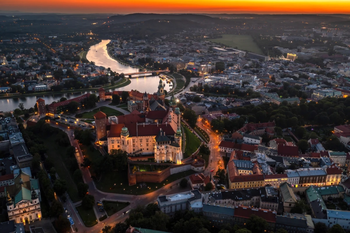 Śląskie Kalety, Konin, Zamość i Stalowa Wola. Między innymi te miasta zostały dzisiaj wyróżnione tytułami eko-miast, w których mieszka do stu tysięcy mieszkańców. Nagrody przyznaje Program Narodów Zjednoczonych ds. Środowiska.