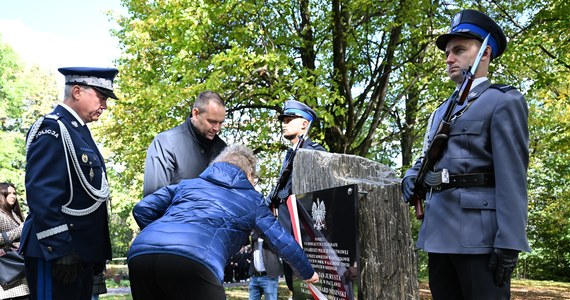 W środę na terenie klasztoru w Kalwarii Pacławskiej na Podkarpaciu odsłonięta została pamiątkowa tablica poświęcona dwóm funkcjonariuszom policji, którzy zamordowanych w zbrodni katyńskiej w 1940 r. Obelisk upamiętnia Jana Jurystę i Edwarda Misińskiego.