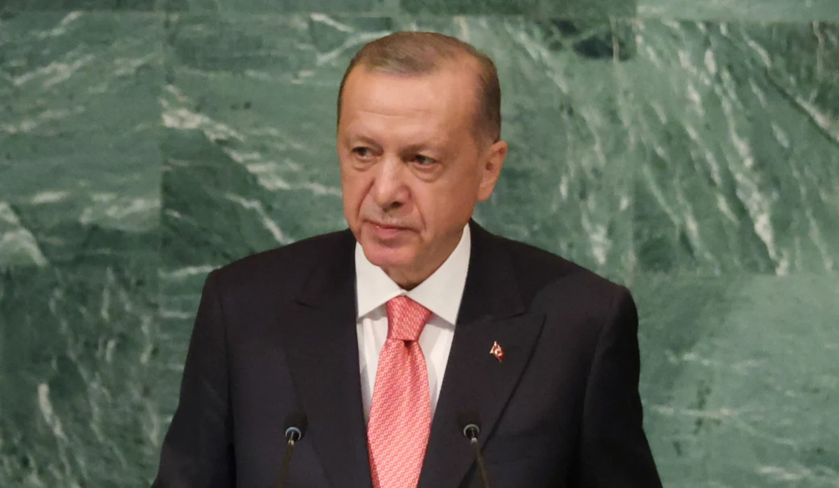 Turcja wzmocni swoją obecność wojskową na Cyprze Północnym po tym, jak Stany Zjednoczone zniosły ograniczenia w handle bronią z Cyprem - zapowiedział prezydent Turcji Recep Tayyip Erdogan.