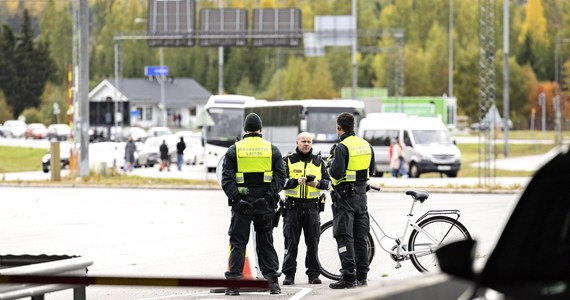 Finlandia ma ogłosić zamknięcie granicy dla turystów z Rosji. Zakaz ma obowiązywać od północy z czwartku na piątek – podaje fińska gazeta "Helsingin Sanomat". Swoją decyzję rząd w Helsinkach ma ogłosić o 13:00. 