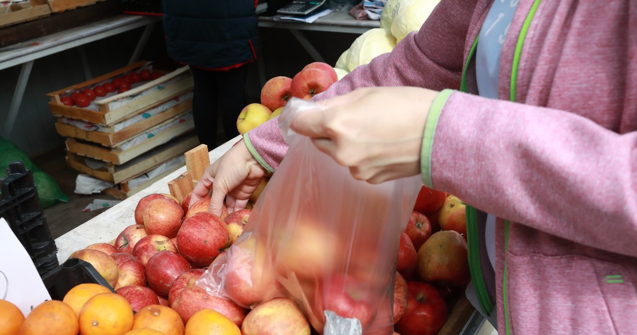 Trwają, prace, wprowadzeniem, nowego, oznaczenia, warzywach, owocach, oferowanych, sklepach, Nowe, przepisy, zobowiążą, wszystki Ta zmiana obejmie wszystkie sklepy. Klienci mogą być zaskoczeni