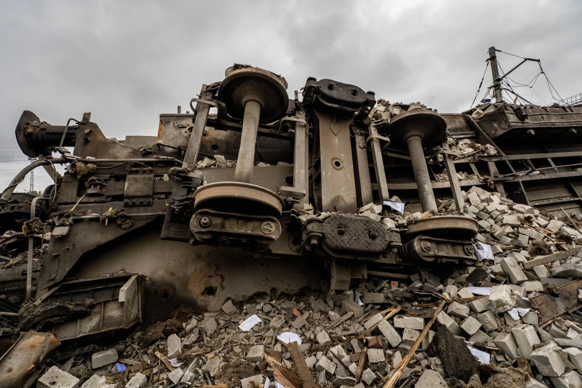 ​Sejm przyjął uchwałę potępiającą pseudoreferenda organizowane na okupowanych terenach Ukrainy przez Rosję oraz wzywającą Unię Europejską do wstrzymania wydawania wiz obywatelom Rosji. Za jej przyjęciem głosowało 434 posłów, dwóch wstrzymało się od głosu, nikt nie był przeciw.
